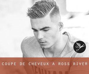 Coupe de cheveux à Ross River